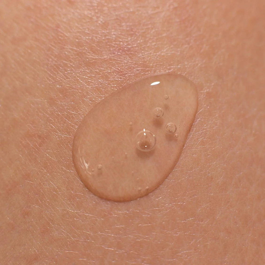 Hydrating and firming serum with seaweed extract "Water element"